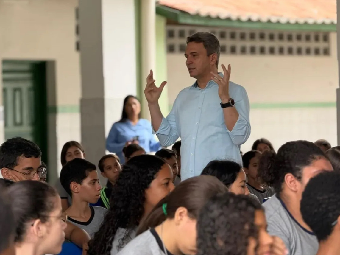 A ESCOLA BARÃO DO RIO BRANCO RECEBEU UMA PALESTRA SOBRE BULLYING